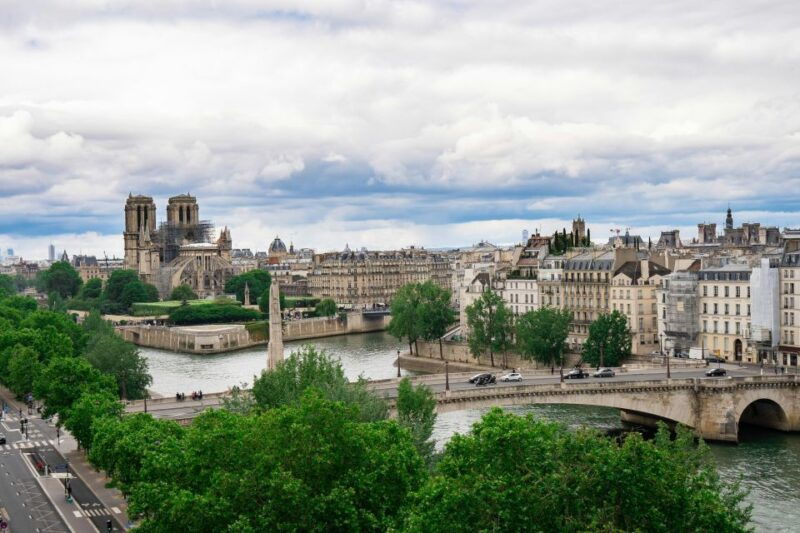 paris-ste-chapelle-conciergerie-notre-dame-private-tour