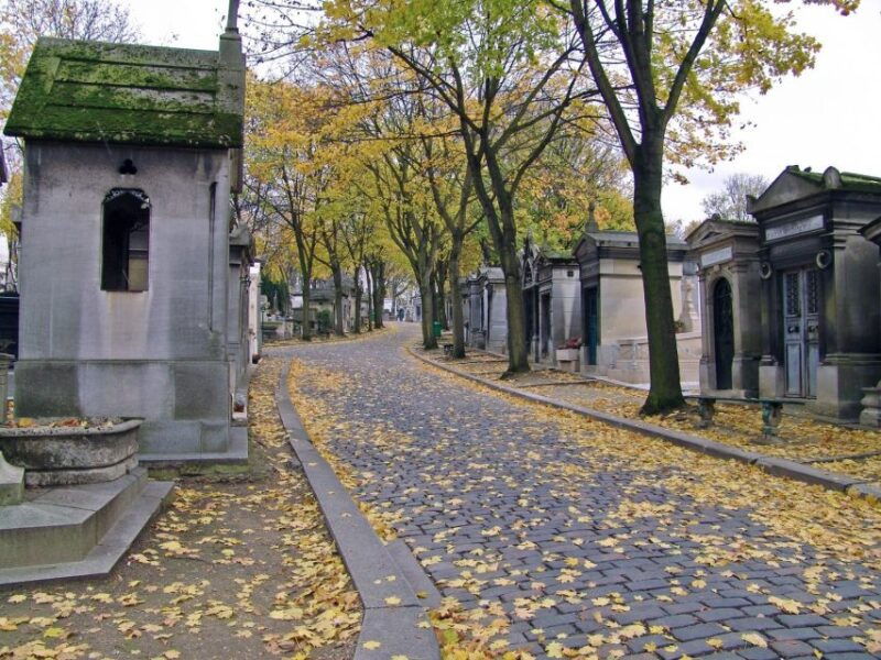 paris-stories-of-pere-lachaise-cemetery-walking-tour