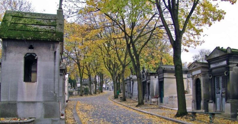 paris-stories-of-pere-lachaise-cemetery-walking-tour