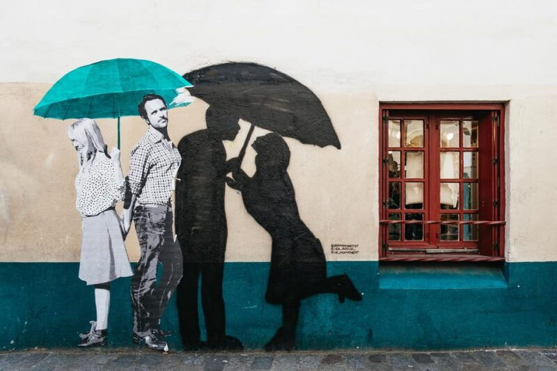 paris-street-art-walking-tour-with-a-street-artist-guide
