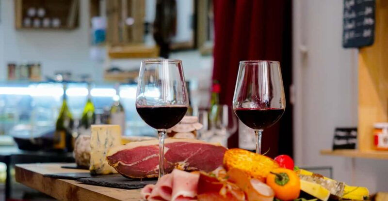 paris-tasting-experience-at-la-cave-de-fantomas