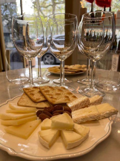 paris-tasting-of-3-wine-and-3-cheese