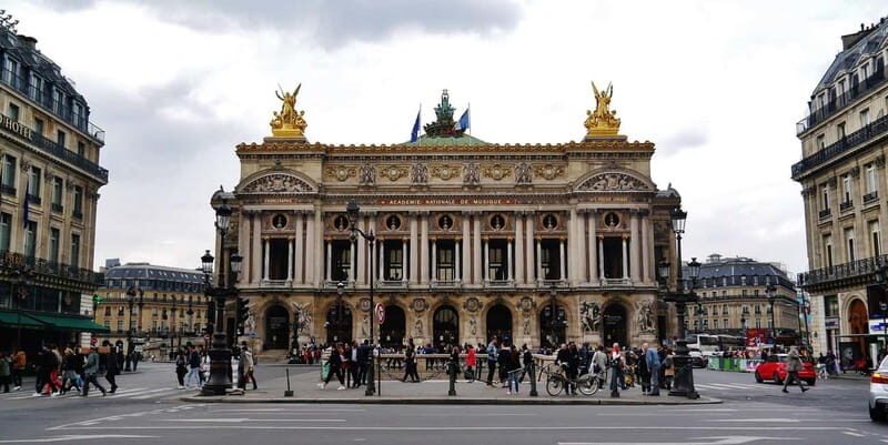 Paris: The Great Crosswalk! Chronological view of Paris! - FAQs