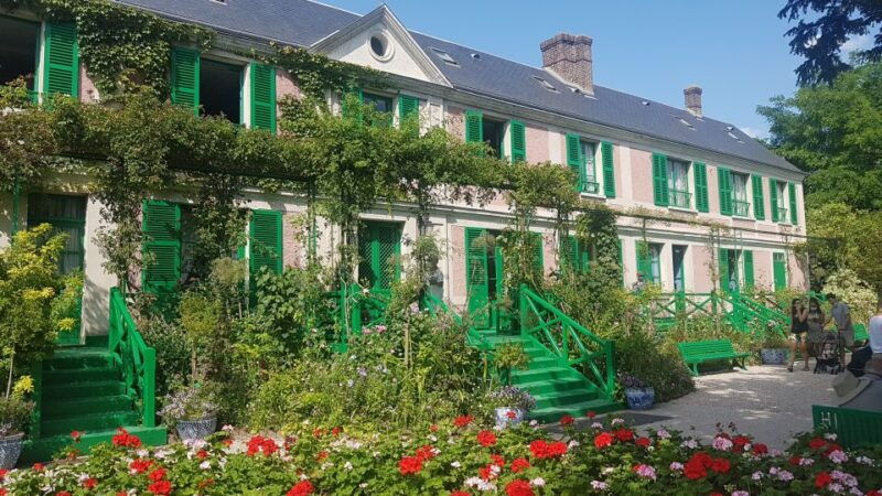 paris-to-giverny-private-tour-monet-gardens-house