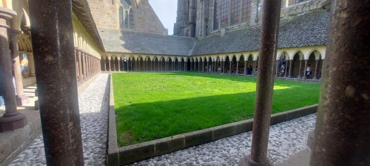 paris-to-mont-saint-michel-day-trip-in-luxury-van-live-guide