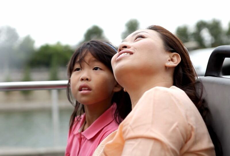 paris-tootbus-kids-bus-tour-experience