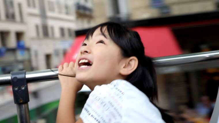 paris-tootbus-kids-bus-tour-experience