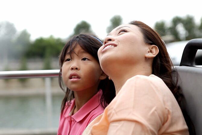 paris-tootbus-kids-tour-sightseeing-live-guided-tour