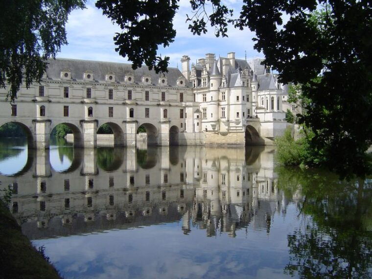 paris-top-loire-castles-with-lunch-and-wine