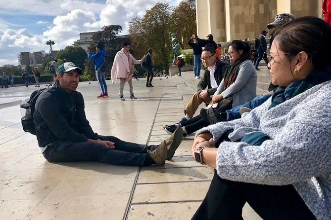 paris-top-sights-half-day-walking-tour-wine-tasting-experience-4