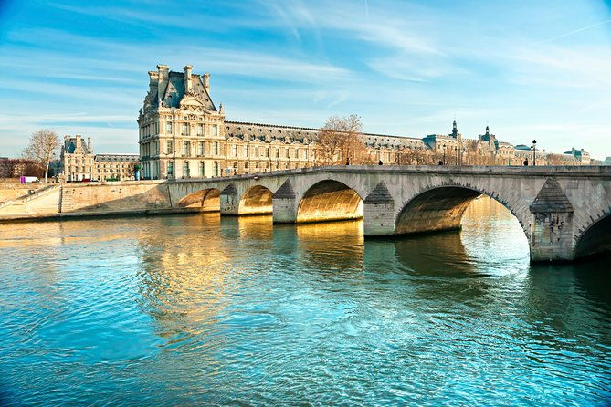 paris-tour-with-lunch-at-the-eiffel-tower-and-seine-river-cruise-2