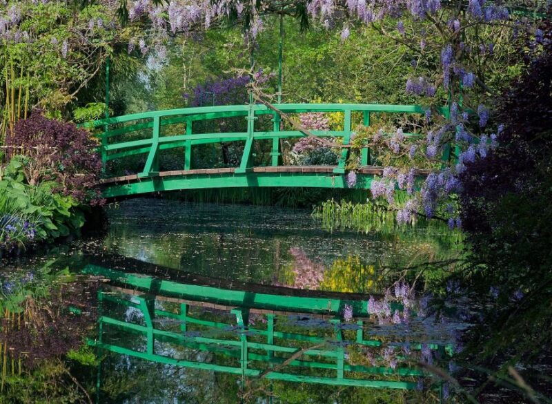 paris-transport-for-visit-giverny-claude-monet-7-peoples