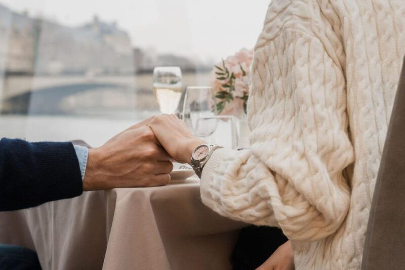 paris-valentines-day-diner-cruise-on-the-seine-river
