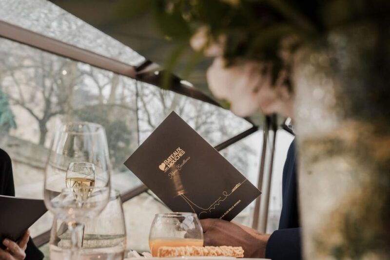 paris-valentines-day-diner-cruise-on-the-seine-river