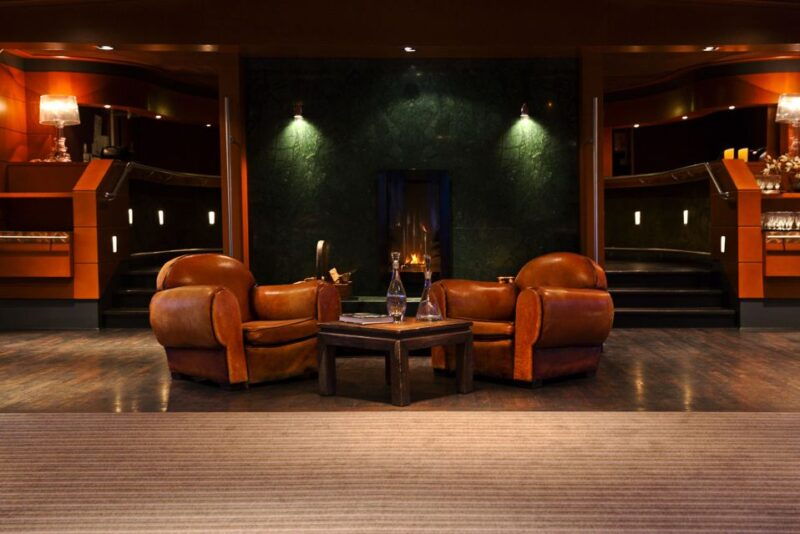 paris-valentines-day-dinner-cruise-on-the-seine-river