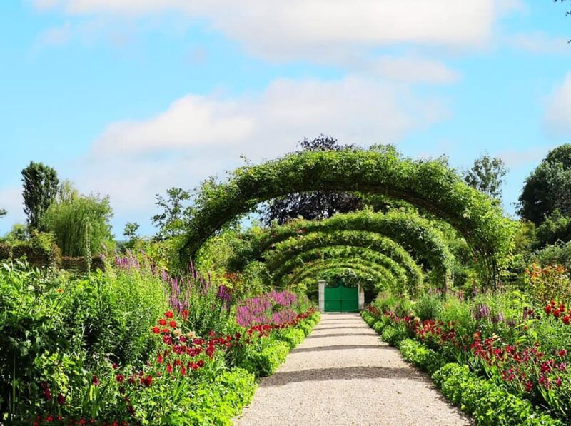 paris-versailles-and-giverny-private-round-trip-with-pickup