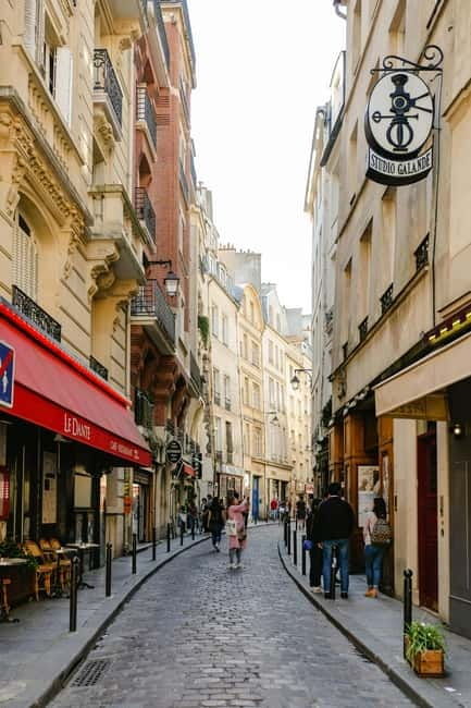 Paris: Welcome to Paris Group Walking Tour - Key Points