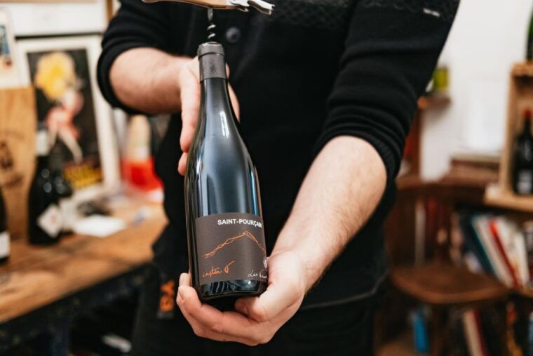 paris-wine-tasting-experience-with-6-wines-and-cheese-board