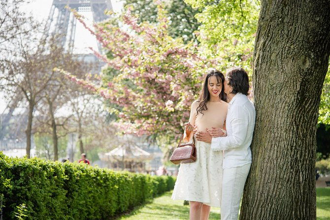 parisian-life-style-private-photo-shoot-at-eiffel-tower