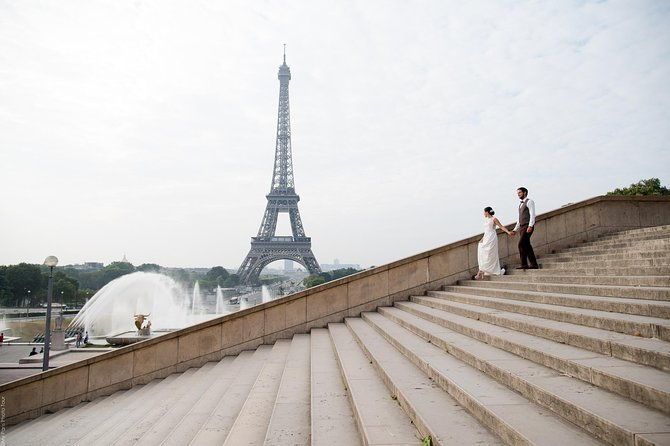 parisian-life-style-private-photo-shoot-at-eiffel-tower