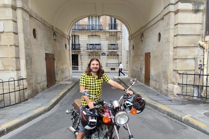 parisian-monuments-hidden-gems-a-thrilling-motorbike-tour-2