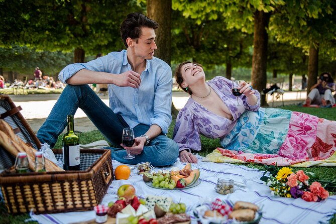 parisian-romantic-picnic