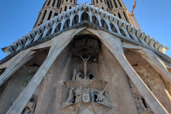 park-guell-and-sagrada-familia-gaudis-masterpieces-private-tour