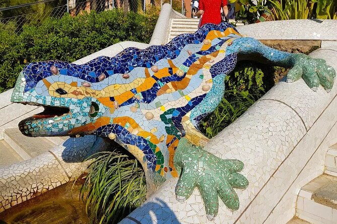 park-guell-guided-tour-in-barcelona