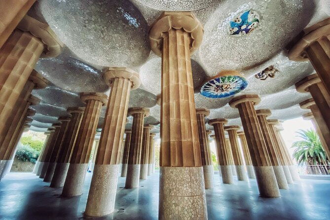 park-guell-guided-tour-in-barcelona-with-entry