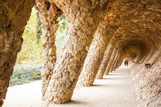park-guell-guided-tour-with-skip-the-line-ticket-in-barcelona