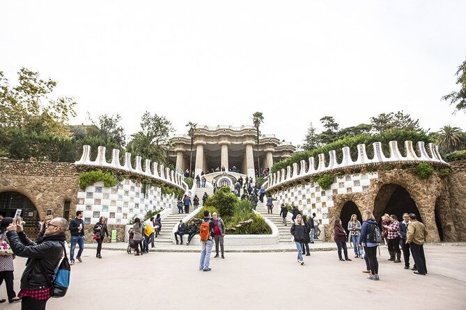 park-guell-guided-tour-with-skip-the-line-ticket-in-barcelona