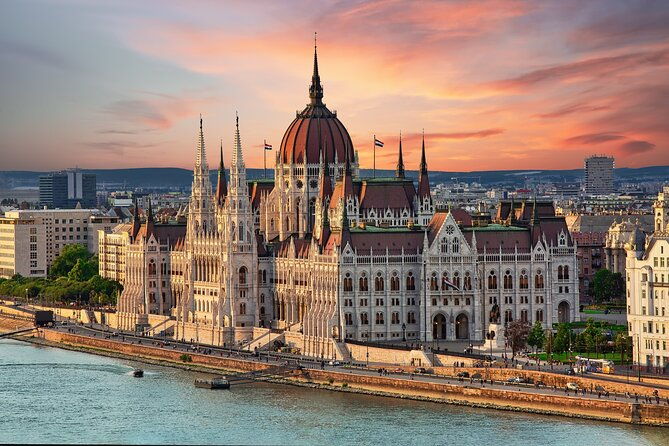 parliament-tour-in-budapest-with-audio-guide