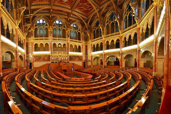 parliament-tour-in-budapest-with-audio-guide