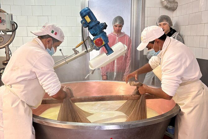 parma-food-tour-parmigiano-reggiano-prosciutto-di-parma