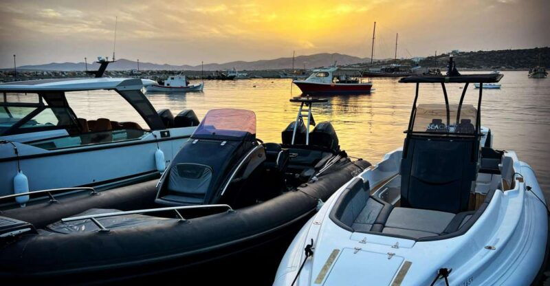 paros-premium-boat-private-cruise-with-sunset-viewing