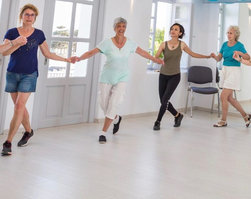 paroslets-dance-greek-with-joy-and-fun