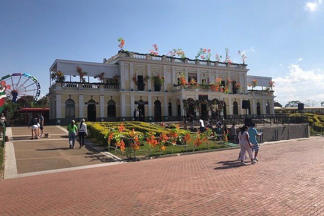 parque-del-cafe-with-private-transportation-and-tickets