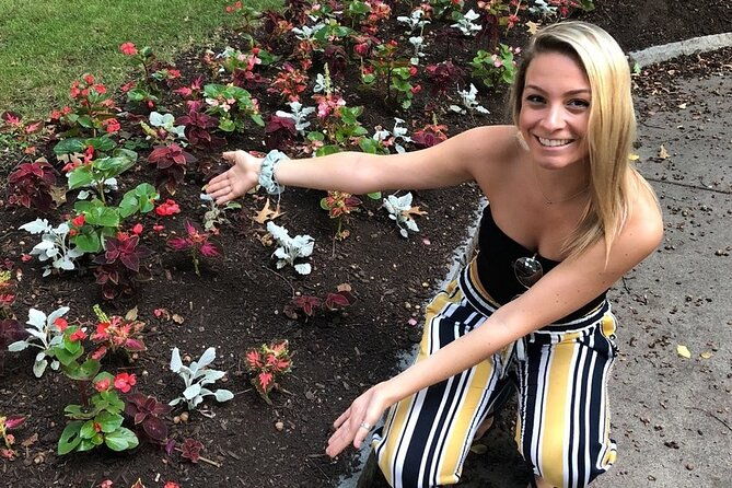 participate-in-a-fun-scavenger-hunt-in-burbank-by-wacky-walks