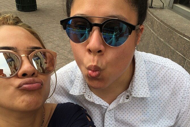 participate-in-a-fun-scavenger-hunt-in-burbank-by-wacky-walks