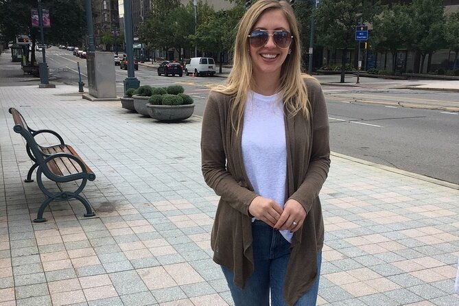 participate-in-a-fun-scavenger-hunt-in-burbank-by-wacky-walks