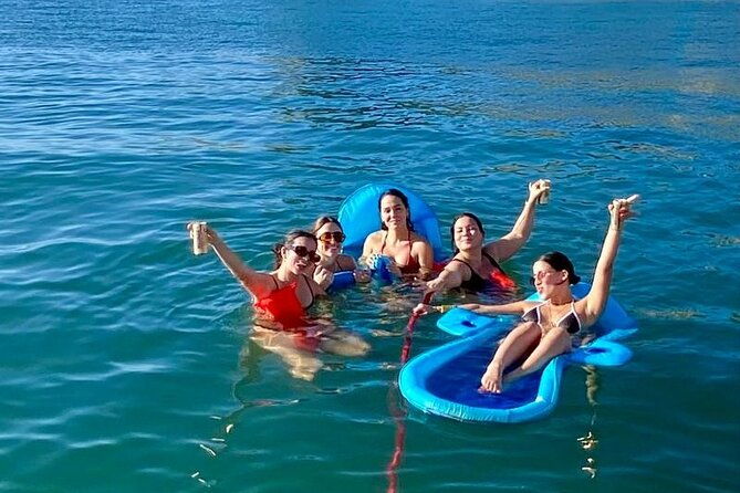 party-boat-at-san-juan-bay-day-cruise-ii-drink-snacks