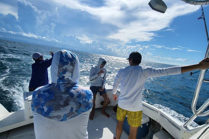 party-boat-at-san-juan-bay-day-cruise-ii-drink-snacks
