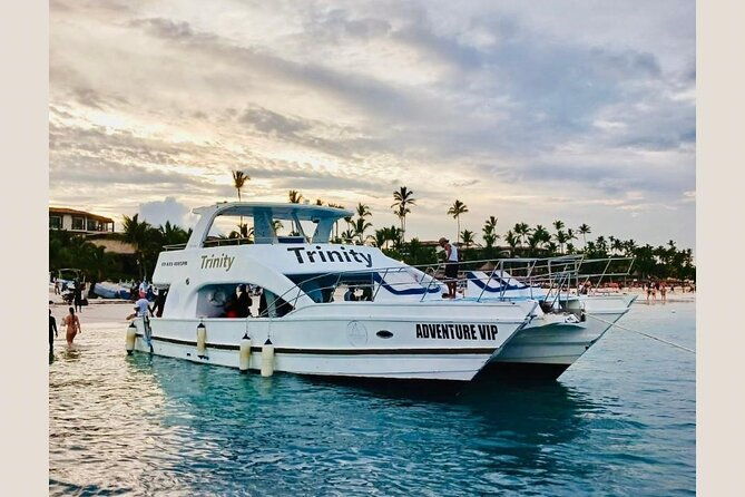 party-boat-catamaran-excursion-in-punta-cana