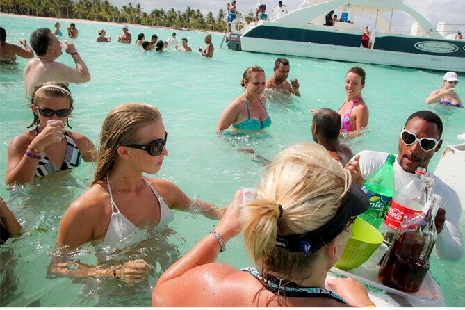 party-boat-in-punta-cana-with-drinks-and-transportation-included