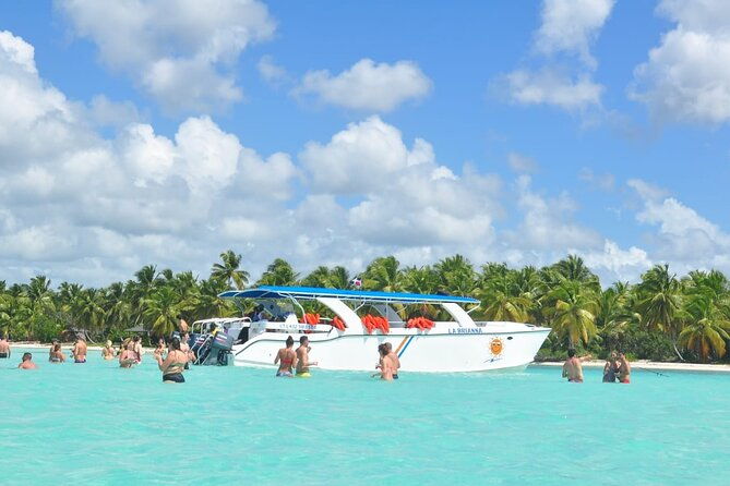 party-boat-saona-and-natural-pool-from-bayahibe