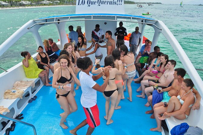 party-boat-snorkeling-sand-bar-open-bar-in-bavaro-beach