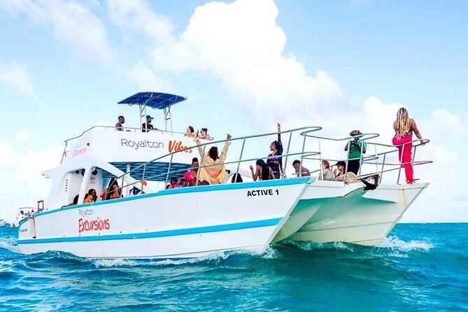 party-boat-snorkeling-sand-bar-open-bar-in-bavaro-beach