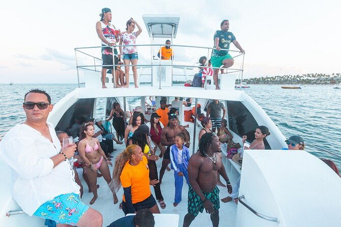 party-boat-tour-with-snorkelling-in-punta-cana