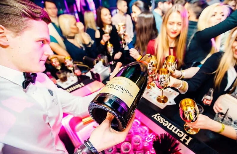 Party Bus & Dancer for 3 hours in Vilnius - The Route and Landmark Viewing