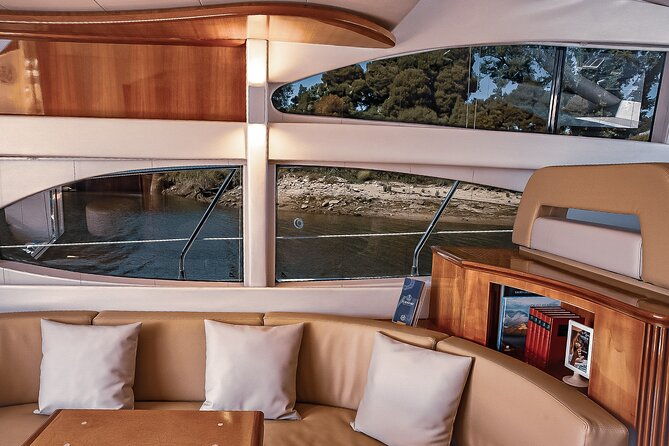 party-experience-4h-private-yacht-tour-in-the-city-of-porto